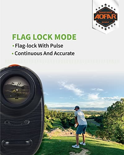 Golfer verwendet Entfernungsmesser mit Flaggenmodus